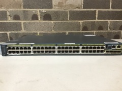 Catalyst 2960-S Series PoE+, no cables, light scratches