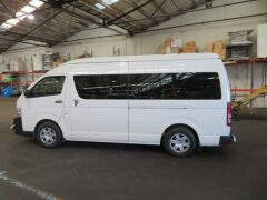 12/2012 Toyota HI ACE 13 Seat Commuter Bus - 6