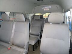 10/2008 Toyota HI ACE 13 Seat Commuter Bus - 25