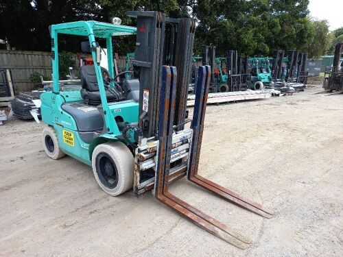 UNRESERVED 2014 Mitsubishi FG30NT 4-Wheel Counterbalance Forklift