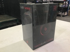 Beats studio3 Wireless Headphones MRQ82PA/A Defiant Black Red PAC  - 2