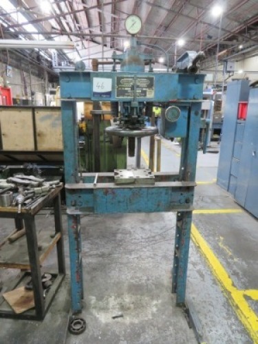 Servex Hydraulic Press