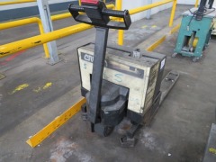 Crown Electric Pallet Truck - 3