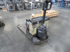 Crown Electric Pallet Truck - 2