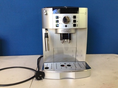 De'Longhi Magnifica S Coffee Machine (Unboxed)
