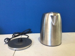 Kambrook KSK220 Kettle (unboxed) - 4