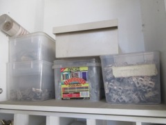 Contents of 4 x Bays of Shelving - 8