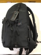 VANGUARD Quovio 44 Sleek Backpack for Professional DSLR - Black - 5