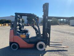 UNRESERVED 2015 Toyota 32-8FGK25 4 Wheel Counterbalance Forklift - 2
