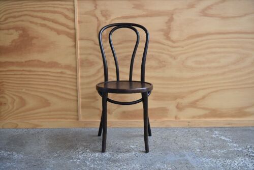 Fameg Classic Bentwood Chair 18 - Embossed seat