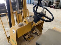 Cat TC 30 4 Wheel Counterbalance Forklift - 7