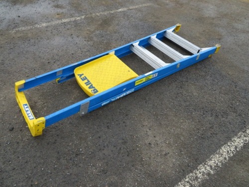 Bailey Platform Ladder, Model: FS13577, Fibreglass