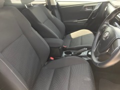 2018 Toyota Corolla ZRE182R automatic Hatch with 29,928 Kilometres - 21