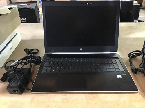 HP Intel (R) Core (TM) i7-8550U Windows 10 Pro Laptop
