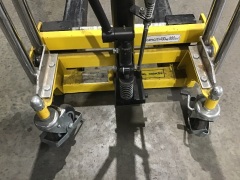 400kg Manual Platform Stacker Adjustable Forks - 2