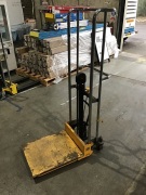 400kg Manual Platform Stacker Adjustable Forks