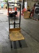 400kg Manual Platform Stacker Adjustable Forks - 2