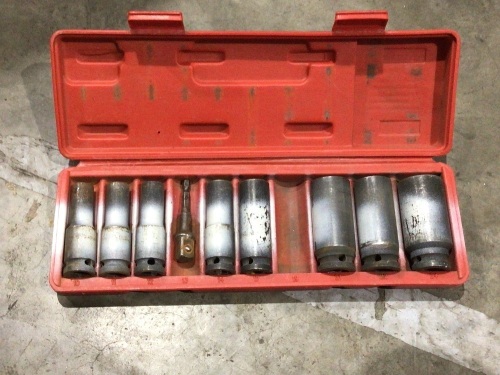 Box of Various tool pieces