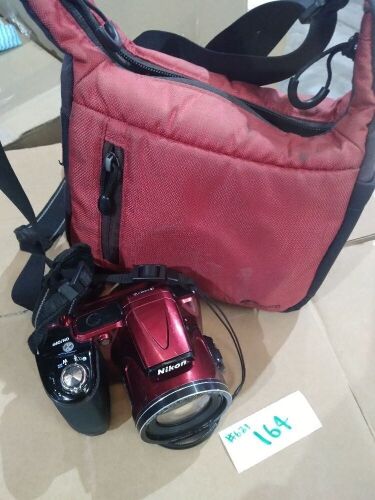 Nikon 34X Wide Optical Zoom Ed VR 4.0-136mm 1:3 - 5.9 Glossy Red. (Scratches & Scuff marks, cracked screen).