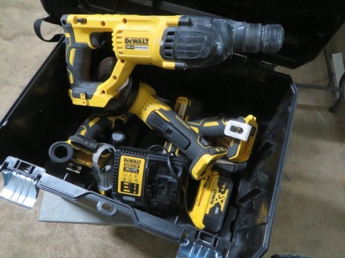 DeWalt Tool Box combination in carry case comprising;
Charger DCB11-XE, Grinder Brushless, Impact Driver Brushless, Screw Driver, Brushless, Rotary Hammer Brushless