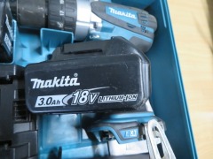 Makita 18 Volt Tool Kit comprising;
1 x Impact Driver, DTD152
1 x Screw Driver, DH152
1 x Charger, CD18RC - 8