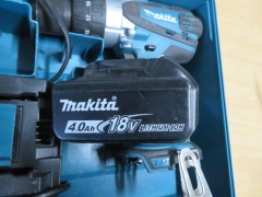 Makita 18 Volt Tool Kit comprising;
1 x Impact Driver, DTD152
1 x Drill, HP457D
2 x 3.0AH Batteries - 7