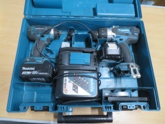 Makita 18 Volt Tool Kit comprising;
1 x Impact Driver, DTD152
1 x Drill, HP457D
2 x 3.0AH Batteries - 8