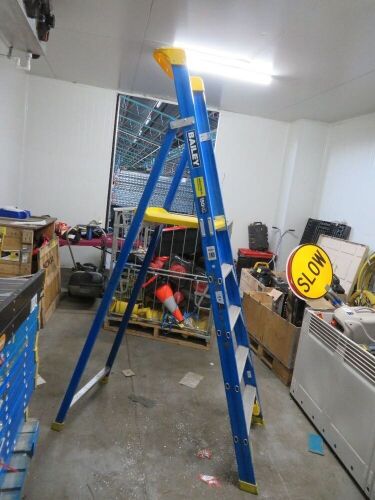 Bailey Fibreglass Platform Ladder 1500mm Platform