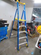 Bailey Fibreglass Platform Ladder 1500mm Platform - 2