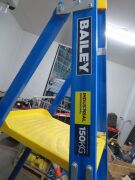 Bailey Fibreglass Platform Ladder 1500mm Platform - 3