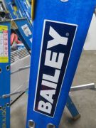 2 x Bailey Fibreglass Step Ladders, 1.2m, 150Kg - 2