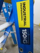 2 x Bailey Fibreglass Step Ladders, 1.2m, 150Kg - 3