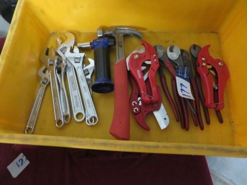 6 x Shifters & 6 x Cutters and Milwaukee 20oz Hammer