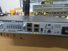 Cisco 1990 Series Router, Model: 1921 - 5