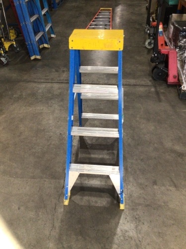 Bailey Double Sided Step Ladder 1.5 m Blue