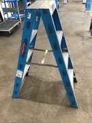 Rhino double sided step ladder 1.2m - 3