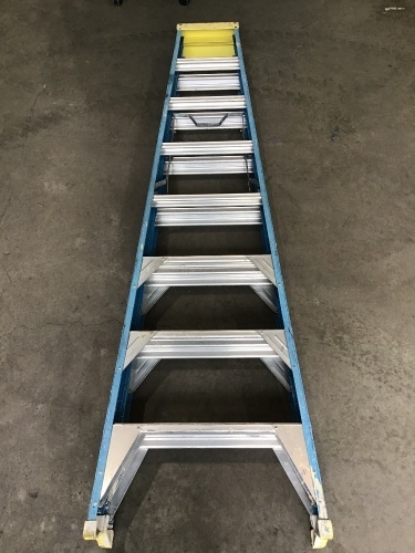 Bailey Double sided step ladder 2.4m