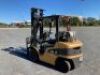 2006 Caterpillar GP25N 4 Wheel Counterbalance Forklift - 4