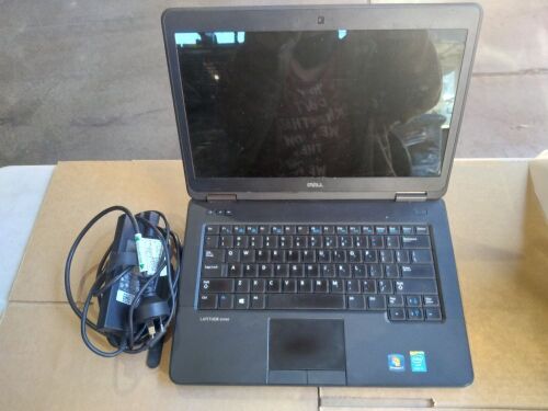 Dell Latitude E5440 | No HardDrive | S/N: 4GC3VZ1 | + Charger & bottom attachment | Has Minor Scratches and scuff marks.