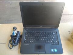 Dell Latitude E5440 | No HardDrive | S/N: CRRRVZ1 | + Charger & bottom attachment | Has scratches and scuff marks (Missing4/5 backing screws)