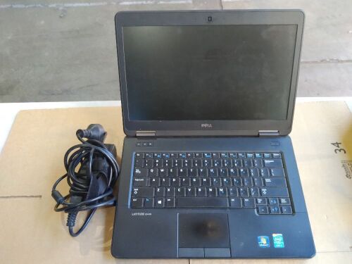 Dell Latitude E5440 | No HardDrive | S/N: G3GSVZ1 (SN was black out with marker| + Charger & bottom attachment | Has Minor damage, scratches and Scuff marks
