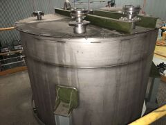 Stainless Steel 4000 Litre tank in platform - 3