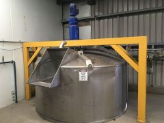 Stainless Steel 18,000 Litre tank with top mount agitator - 3