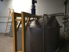 Stainless Steel 18,000 Litre tank with top mount agitator - 4