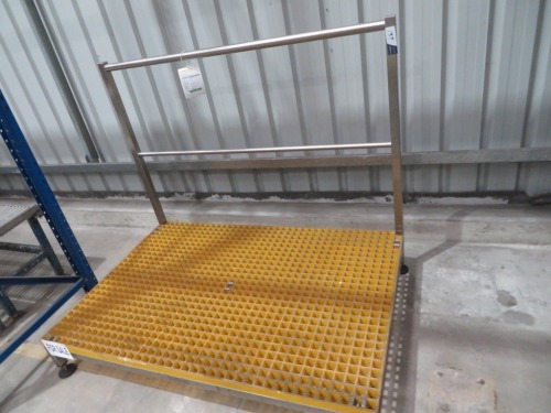 Machine Operators Stand
Stainless Steel Frame
Polymesh Floor Panel