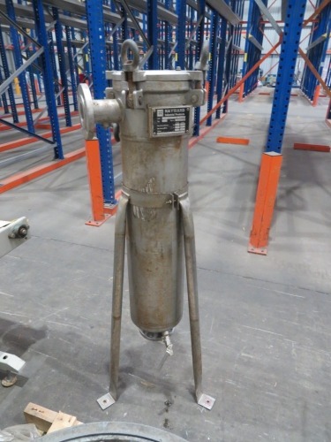 Stainless Steel Filter Housing on Tripod Stand
Tank - 900 x 220mm Dia
Overall - 500 x 500 x 1300mm H