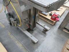 Masterfil Filling Station with Conveyor
Stainless Steel construction on Mobile Base
Pneumatic Operation - 3