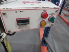 Heat Seal Unit on Mobile Stand
Make: Saxon 5
Serial No: 62610 - 5