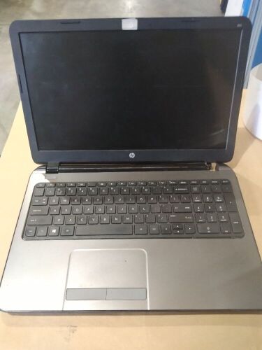 DNL Hp 250 G3 | No HardDrive | SN: CND5010CB0 | +Charger | Minor scratches and scuff marks, missing all backing screws, missing CD drive and right side hinge all broken, keyboard