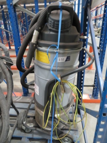 Industrial Vacuum Cleaner
Nilfisk
Model: VHC-120
Pneumatic operated
with Hose & Attachments
520 x 560 x 1200mm H
Condition unknown